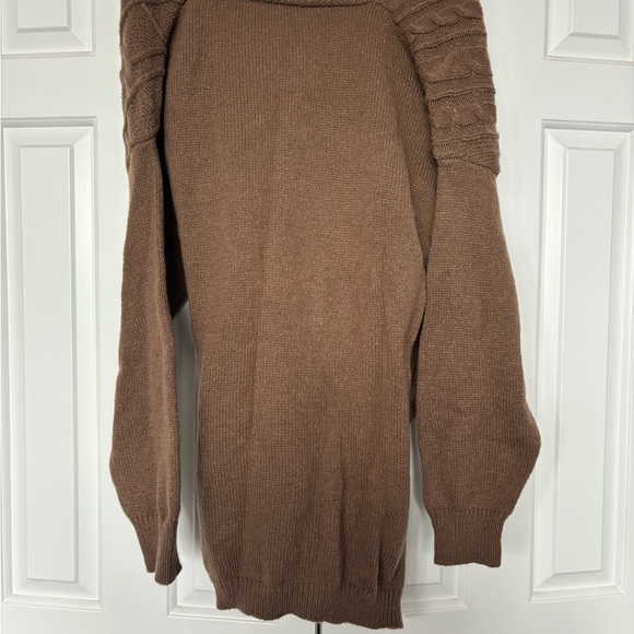 Winter Kris cross sweater - Picture 3 of 3